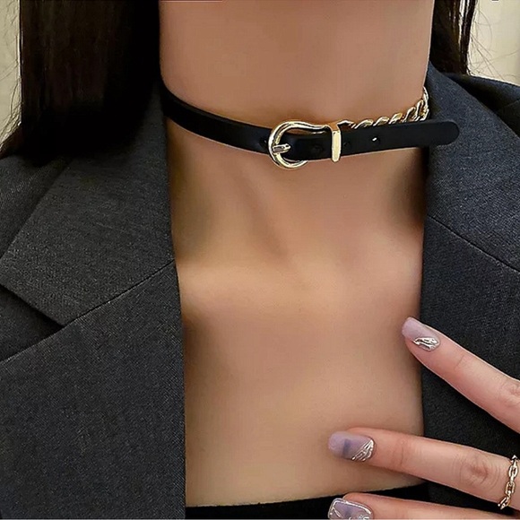 Gold Leather Buckle Design Chain Link Choker - Picture 4 of 12